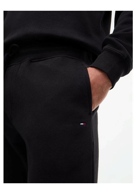 Pantaloni Tommy Hilfiger Slim S Flag Nero Uomo TOMMY HILFIGER | Pantaloni | DM0DM20473-BDS